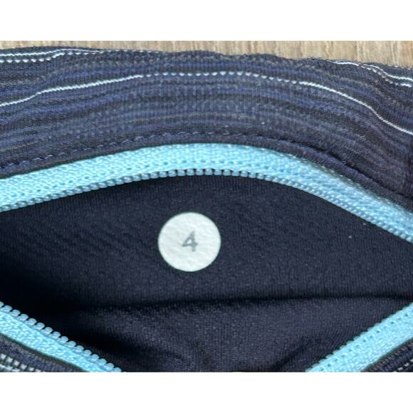 Lululemon Run the World 7/8 Tight Leggings‎ Size 4 Cyber Stripe Naval Blue Black - Picture 9 of 9